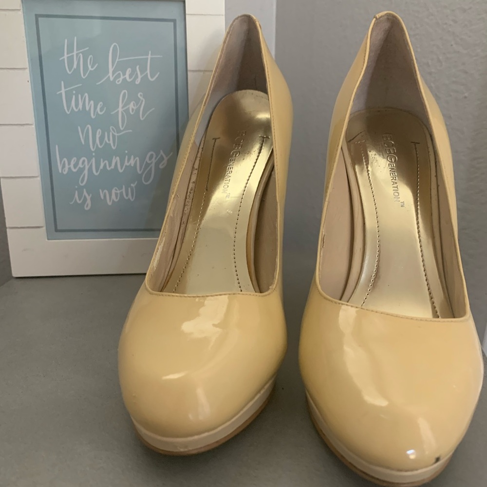 Women’s BCBG heels - Picture 1 of 8